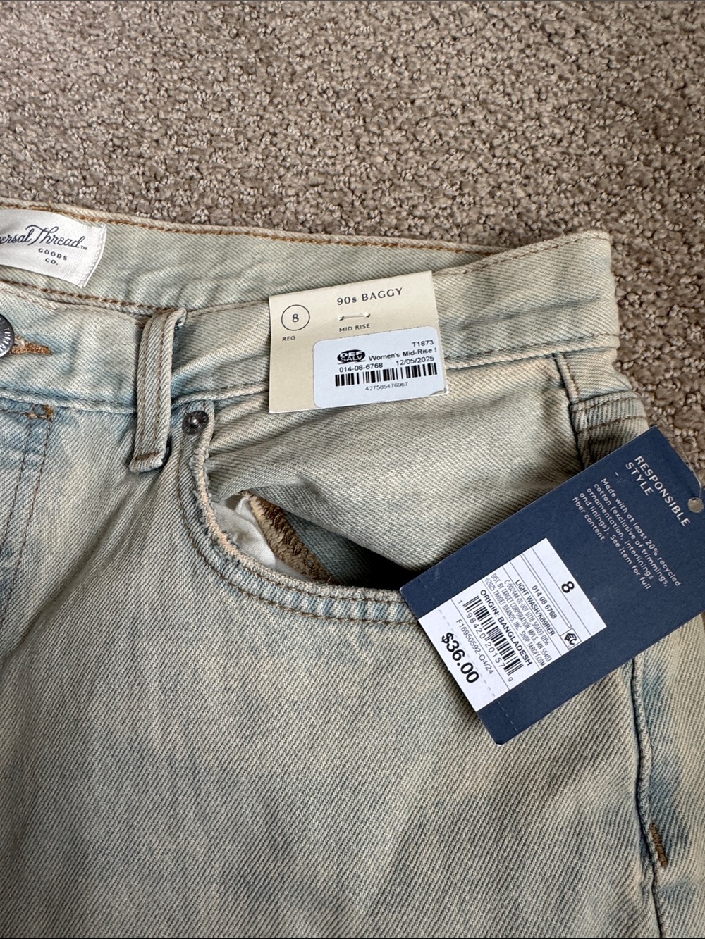 P121 NWT Universal Thread Women's Mid-Rise 90's Baggy Jeans - Size: 8 - Picture 3 of 7